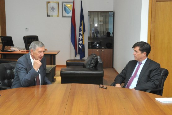 Замјеник предсједавајућег Представничког дома Небојша Радмановић разговарао с амбасадором САД у БиХ